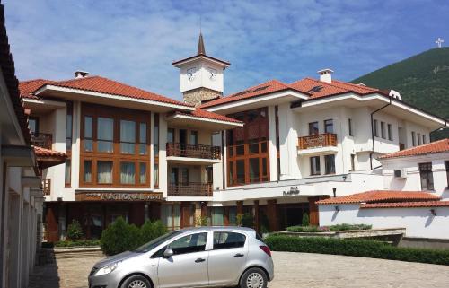 Sliven House | Cozy Chakarova Guest House: Pet-Friendly & Accessible Stay