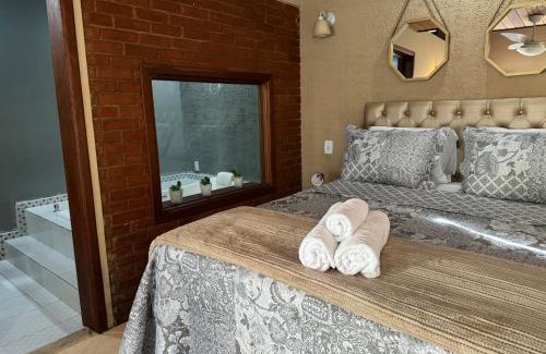 Penedo Cabin | Relaxing Chalé 08 with Hot Tub in Penedo's Heart