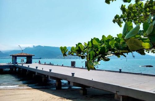 Centro Comercial Ski Chalet | Pet-Friendly Chalé Just 5 Minutes from Perequê Beach