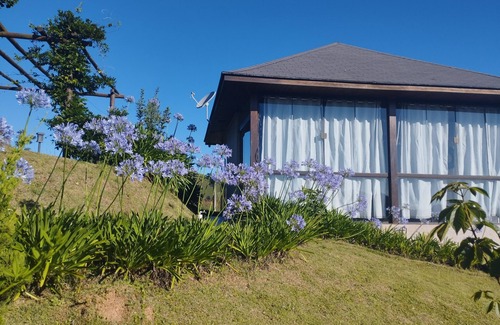 Campos do Jordao Ski Chalet | Chalé Acima das Nuvens: Relaxing Retreat Near the Center