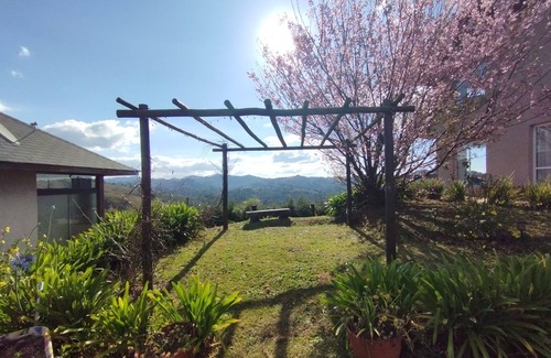 Campos do Jordao Ski Chalet | Chalé Acima das Nuvens: Relaxing Retreat Near the Center