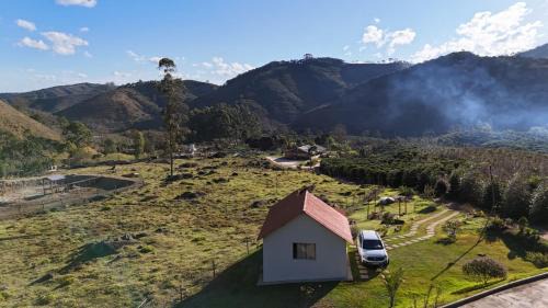 Caparao National Park Ski Chalet | Idyllic Chalé Bella Vista: 10/10 Rated, Pet-Friendly Retreat