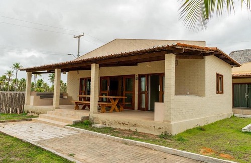 Camocim Ski Chalet | Relax at Chalé Bistrô Maceió with Pool and Ocean Views