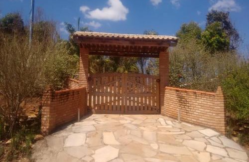 Sao Thome das Letras House | Pet-Friendly Chalé Boa Vista with Pool & Restaurant