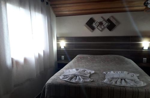 Monte Verde Cabin | Experience Comfort at Chalé Caminho da Fonte - 10/10 Rating!