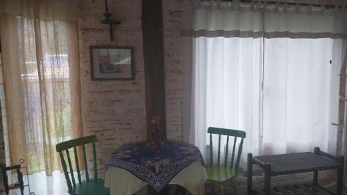 Costas House | Idyllic Chalé with Mountain View & Kitchen Access in Gonçalves