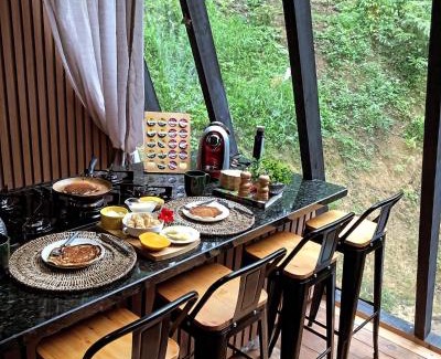 Vitor Meireles Ski Chalet | Serene Chalé com Cachoeira: Family-Friendly Retreat