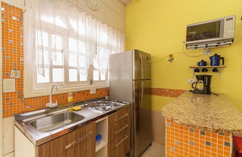 Centro Comercial Ski Chalet | Pet-Friendly Chalé with BBQ Near Perequê Beach
