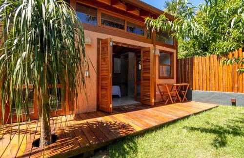 Feiticeira House | Beautiful Chalé with Private Garden Near the Beach