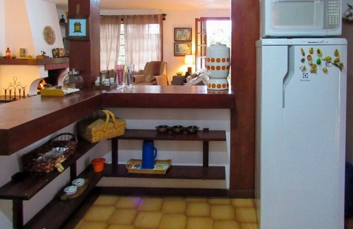 Vila Everest Ski Chalet | Cozy Chalé with Fireplace & Wi-Fi in Campos do Jordão