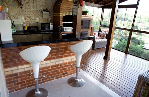 Vitor Hugo Ski Chalet | Relaxing Chalé with Pool and Spa at Hotel Fazenda China Park
