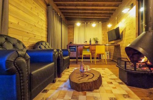 Timbe do Sul Ski Chalet | Chalé da Árvore: Relax in a Mountain Retreat with Hot Tub
