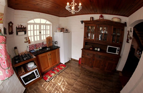 Monte Verde Ski Chalet | Chalé da Colina: Top-Rated English Chalet with Spa & Hydro