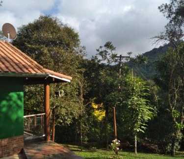 Lajinha House | Pet-Friendly Retreat at Chalé da Flor - Rated 9.7/10!