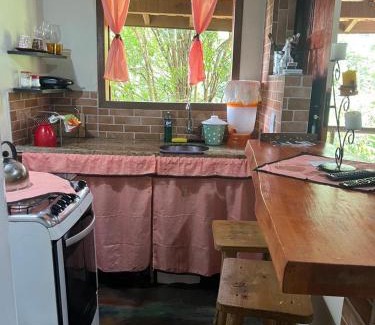 Lajinha House | Pet-Friendly Retreat at Chalé da Flor - Rated 9.7/10!