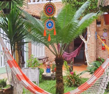 Pereque-Mirim Cabin | Chalé da Ju: Family-Friendly Retreat with Pool & Kitchen
