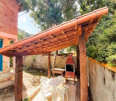 Conceicao do Ibitipoca House | Family-Friendly Chalé da Léia with Kitchen Amenities