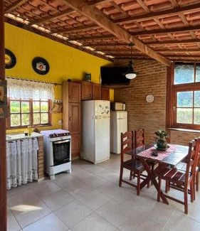 Queluz Other | Discover Chalé da Montanha: Family-Friendly Getaway