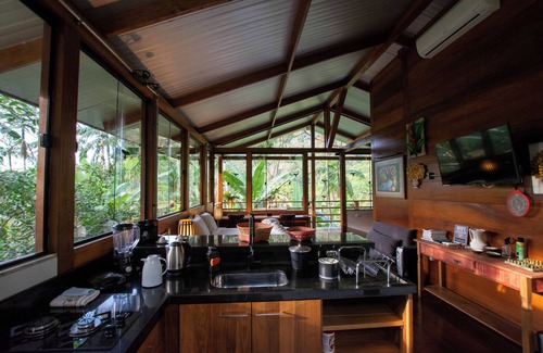Paraty Ski Chalet | Chalé da Montanha: Breathtaking Views & Pet-Friendly Retreat