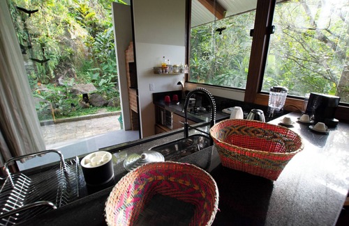 Paraty Ski Chalet | Chalé da Montanha: Breathtaking Views & Pet-Friendly Retreat