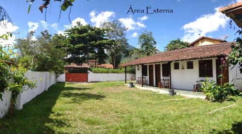 Centro Comercial Cabin | Cozy Chalé das Princesas: Ocean Views & Family-Friendly Stay