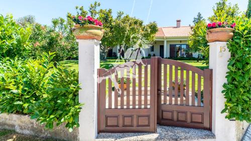 Paco House | Relaxing Chalé Davim with Pool & Oceanfront Views