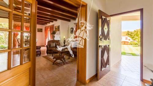 Paco House | Relaxing Chalé Davim with Pool & Oceanfront Views
