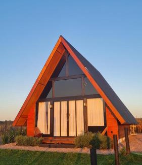 Campo Alegre Ski Chalet | Relaxing Chalé Flores do Campo with Hot Tub & Great Reviews