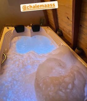 Pomerode Ski Chalet | Wooden Chalet with River View and Hot Tub - 10/10 Rated