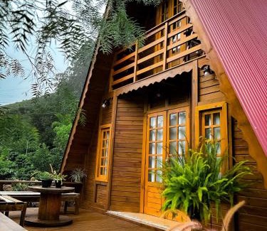 Vargem Alta Ski Chalet | Oceanfront Chalé de Madeira: Family-Friendly Retreat in Vargem Alta