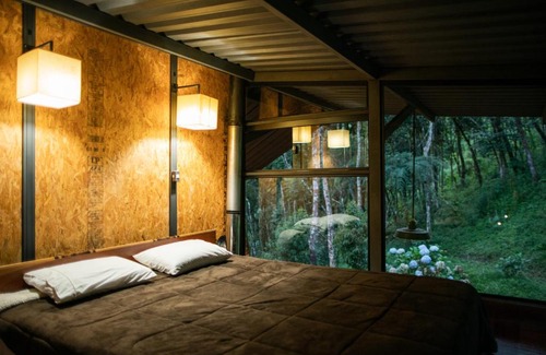 Itamonte Ski Chalet | Serene Chalé de Vidro na Mantiqueira with Scenic Waterfalls