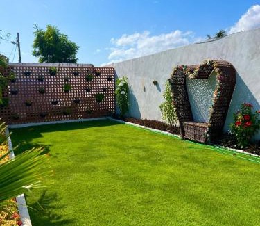 Canoa Quebrada Cabin | Pet-Friendly Chalé do Aldo with Pool & Breakfast Included