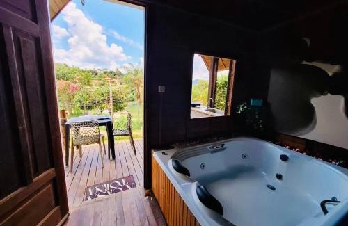 Nazare Paulista Ski Chalet | Discover Chalé do Beijo: Pet-Friendly Oceanfront Escape