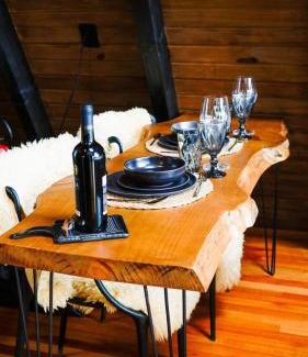 Alfredo Wagner Ski Chalet | Experience Relaxation at Chalé do Canyon with a Hot Tub