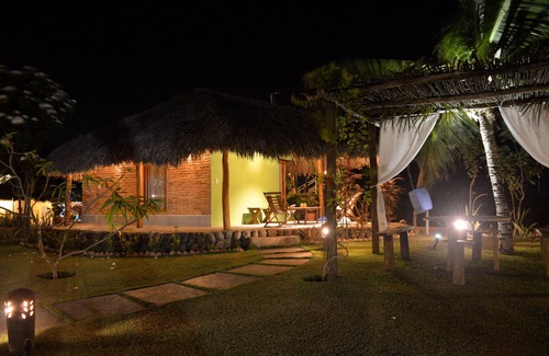 Luis Correia Ski Chalet | Discover Chalé do Mangue: Pet-Friendly Oceanfront Retreat