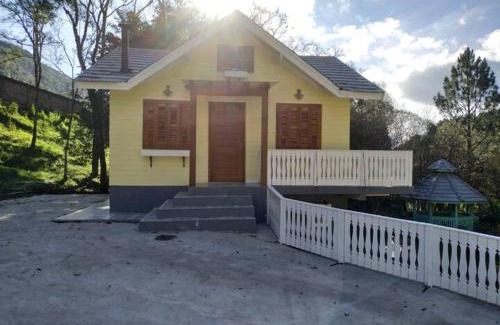 Gramado Villa | Relaxing Getaway at Chalé do Riacho with Hot Tub Access