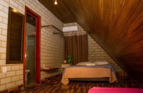 Sao Jorge Ski Chalet | Elegant Retreat with Hot Tub in Alto Paraiso, GO