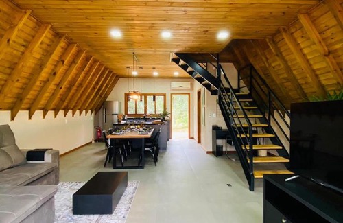 Ratones Ski Chalet | Charming Chalé in Florianópolis Near Jurerê Internacional