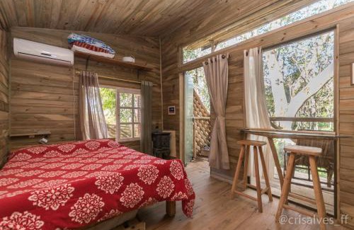 Praia Grande Cabin | Pet-Friendly Chalé Envidraçado with Hot Tub in Itaimbezinho