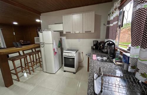 Vitor Hugo House | Discover Chalé Essência do Vale: Oceanfront Pet-Friendly Escape