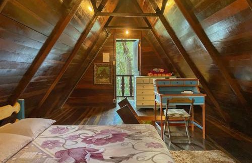 Ouro Preto Ski Chalet | Relaxing Chalé Floresta Amada with Spa & Family Amenities