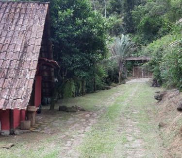 Paraty Apartment | Explore Family-Friendly Comfort at Chalé Floresta
