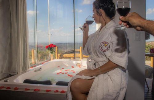 Serra de Sao Bento Ski Chalet | Romantic Chalé Formoso with Hot Tub & Breakfast Included