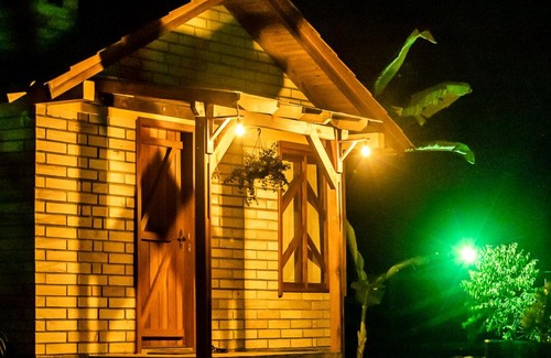 Praia Grande Cabin | Unforgettable Stay at Chalé Girassol with Hot Tub & Pets