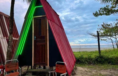 Jardim das Cancoes Cabin | Beachfront Chalé Jorai: Pet-Friendly Oasis with Pool