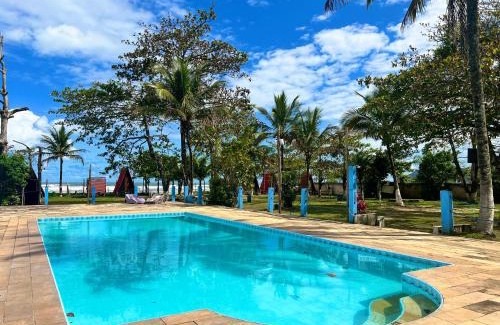 Jardim das Cancoes Cabin | Beachfront Chalé Jorai: Pet-Friendly Oasis with Pool