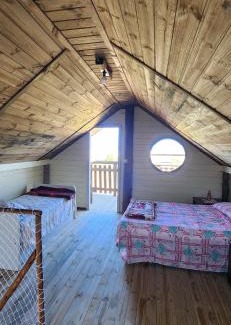 Balneario Arroio do Silva Ski Chalet | Chalé Mar a Vista: Beachfront Retreat with Ocean Views
