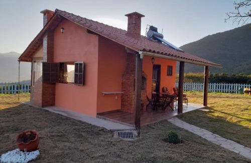 Aiuruoca Other | Pet-Friendly Chalé Mirante Da Guapiara with Hot Tub