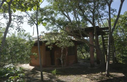 Alto Paraiso de Goias House | Charming Chalé na Chapada with River Access & Pet-Friendly