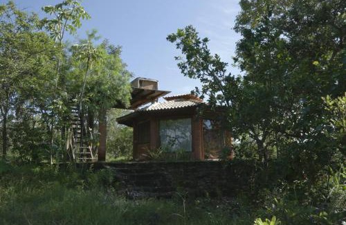 Alto Paraiso de Goias House | Charming Chalé na Chapada with River Access & Pet-Friendly